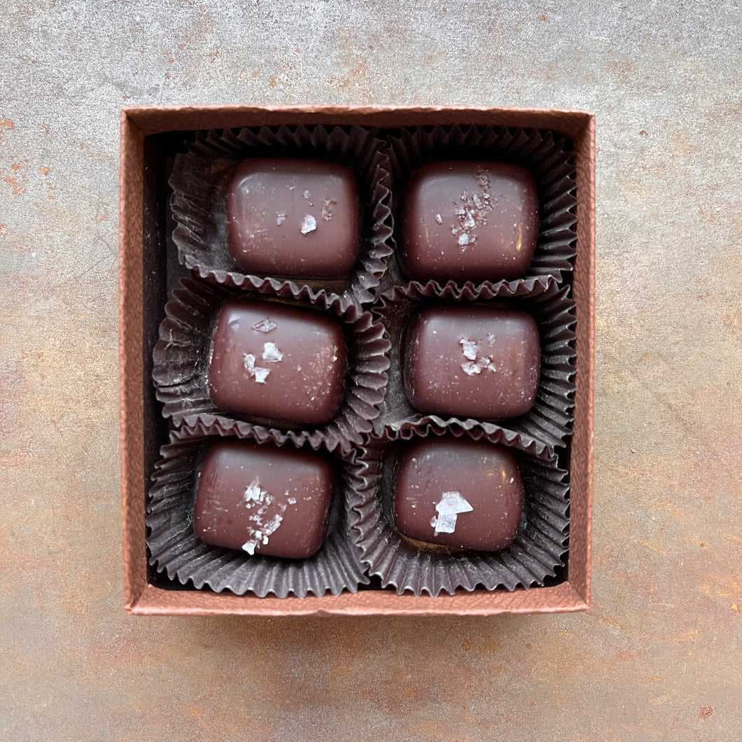 Bees & Beans: Salted Honey Caramels 70% chocolate