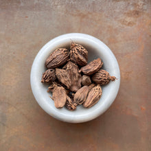 Load image into Gallery viewer, Cardamom Black Pods